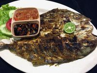 Sedap Enaknya Makan Ikan Bakar dengan Nasi Hangat dan 