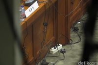 Bawa Rol Kabel dan Konsumsi Mandiri di DPR, KPK: Biar Tak Membebani
