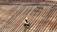 Proyek underpass Kuningan-Mampang ditargetkan akan rampung pada akhir 2017.