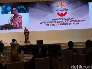 Menaker: Sarjana Keluaran Kampus Indonesia Tak Langsung Siap Pakai