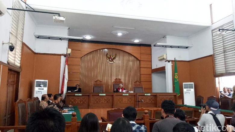 Sidang Praperadilan Novanto Ditunda, Pengacara Irit Komentar Sidang Praperadilan Novanto Ditunda, Pengacara Irit Komentar