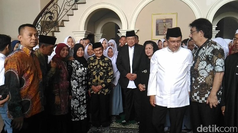 SBY dan Habibie Melayat Istri Hamzah Haz SBY dan Habibie Melayat Istri Hamzah Haz
