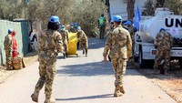 Environment Exercise Green Zone adalah latihan kesehatan lingkungan yang bertujuan untuk menjaga kebersihan dan kesehatan di lingkungan Markas UNIFIL. (Penerangan Yonmek Konga).