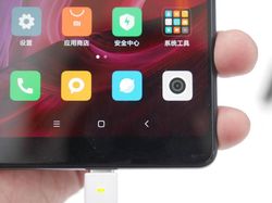 Lebih Dekat dengan Mi Mix 2, Si Ponsel Layar Penuh