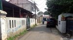 Potret Bahu Jalanan Kampung Jakarta yang Jadi Parkiran Liar