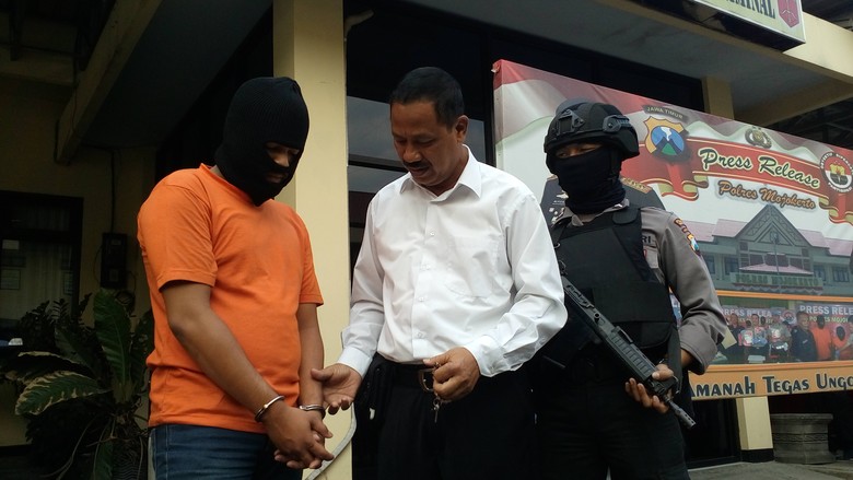 Ini Pengakuan Taufan, Tersangka Prostitusi Online di Mojokerto Ini Pengakuan Taufan, Tersangka Prostitusi Online di Mojokerto