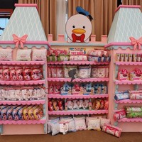 Inilah goodybag untuk para tamu undangan cilik ulang tahun Amora Lemos. Goodybag ditata menarik, seperti display di toko. Foto: Dok. Instagram