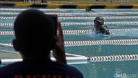Begini suasana lomba renang yang dalam rangka memperingati hut ke-18 Wing Paskhas di kolam renang Lanud Halim Perdanakusuma, Jakarta Timur (12/9/2017).