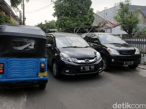 Punya Mobil Tak Punya Garasi Jadi Masalah Semua Komplek Perumahan
