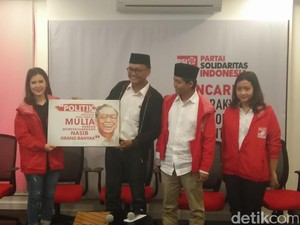 PSI: PKS Angkat Sandi dari Santri Jadi Ulama dalam Sebulan, Geli