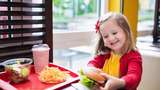 Bolehkah Anak Bermain Sambil Makan? Ini Kata Psikolog