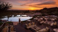 Salah satu resort yang menyediakannya adalah Four Seasons Safari Lodge Serengeti. Alam bebas khas Afrika Timur ini bisa dinikmati dengan dekat dengan cara-cara unik (Four Seasons)
