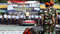 Sebelum lomba digelar, sejumlah personel nampak mengikuti upacara pembukaan.