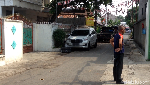 Potret Bahu Jalanan Kampung Jakarta yang Jadi Parkiran Liar