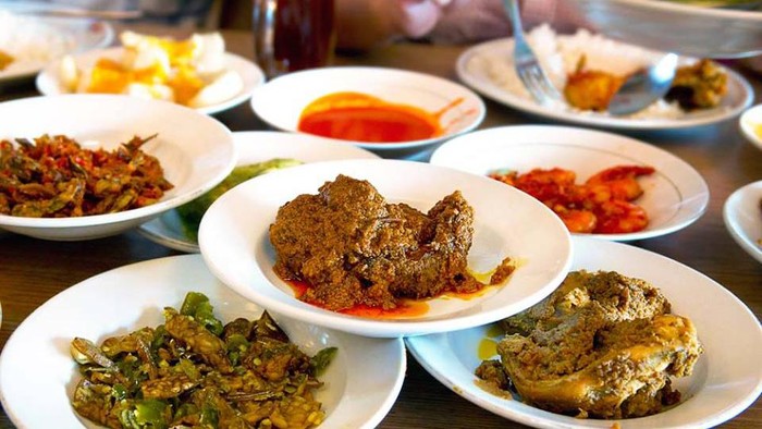 Amboi Sedapnya 10 Nasi Padang Enak Berlauk Komplet yang 