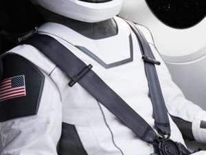 Iron Man Pamer Baju Luar Angkasa SpaceX, Seperti Apa?