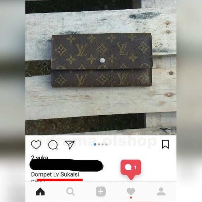 Banyak barang palsu yang dijual di online shop. Penjual ini pun terang-terangan jika dompetnya bukan dari brand Louis Vuitton. Foto: Instagram Drama Olshop