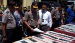 Polda Jabar Gelar Barbuk Sindikat Pemalsuan STNK Mobil dan Motor Mewah