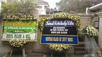 Foto: Ketua Umum Partai NasDem juga mengirimkan karangan bunga. (Wildan-detikcom)
