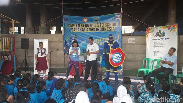 Acara ini merupakan program Kapten BeNN Goes to School. Siswa sempat diberikan dongeng soal bahaya narkoba