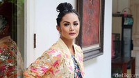 Posenya saat bergaya di depan kamera. Pool/Ismail/detikFoto.