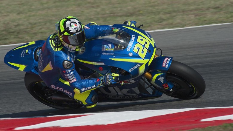 Iannone Gagal Finis di Misano karena Kostum Balapnya yang Terlalu Ketat Iannone Gagal Finis di Misano karena Kostum Balapnya yang Terlalu Ketat