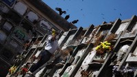 Tipe kuburan di Guatemala bukanlah dikubur di dalam tanah. Tapi bersusun horizontal dan dengan bangunan yang disemen (Jorge Dan Lopez/Reuters)