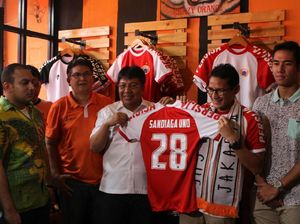 Sandiaga Uno Ditagih Janji Stadion Old Trafford Saat #PersijaDay