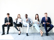 Karir atau Karier yang Penulisannya Tepat? Ini yang Baku Menurut KBBI