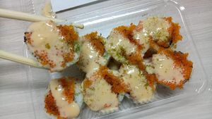 Sushi Rakyat: Ada Sushi Rendang Tofu hingga Sushi Ranjau yang Bikin Melotot!
