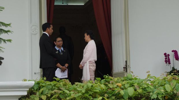 Dubes Myanmar mendapat giliran ketiga berbicara dengan Presiden Jokowi setelah Dubes Peru dan Dubes Kamboja.