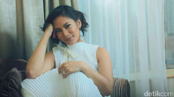 Dulu Bukan Gadis Populer, Kini Tara Basro Keren Lho! Dulu Bukan Gadis Populer, Kini Tara Basro Keren Lho!