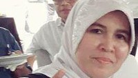 Asma Dewi aktif di berbagai kelompok pengajian di Jakarta. Terkait kegiatan sosial keagamaan, Asma Dewi sempat ikut aksi-aksi menjelang Pilkada DKI Jakarta lalu.