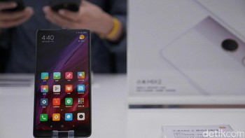 Ponsel seberat 185 gram ini menggunakan MIUI 9 yang berbasis Android 7.1.1 Nougat, dan kompatibel dengan 43 frekuensi LTE. Foto: Anggoro Suryo Jati/detikINET