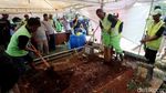 Polisi Bongkar Makam Tertuduh Pencuri Vape