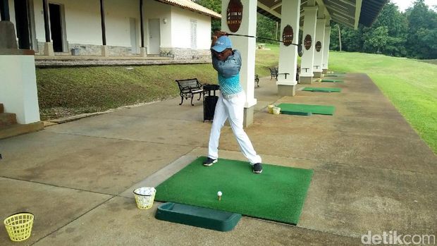 G.O Club Med Bintan yang mendampingi driving lesson (Bonauli/detikTravel)