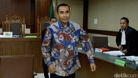 Mantan Bupati Buton Samsu Umar Abdul Samiun saat jalani sidang di PN Tipikor Jakarta, Jl Bungur Besar Raya, Jakarta Pusat, Rabu (13/9/2017).