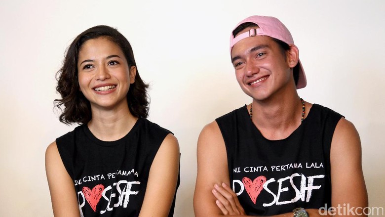 Digosipkan dengan Putri Marino, Adipati Dolken Girang Digosipkan dengan Putri Marino, Adipati Dolken Girang