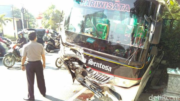 Kecelakaan Beruntun di Semarang, 2 Orang Tewas Seketika