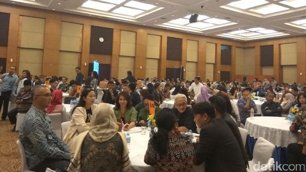 Sri Mulyani Buka-Bukaan Soal Pajak Tapi Tere Liye Tak Hadir.