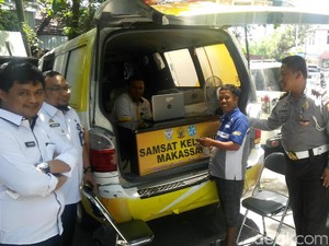Samsat Makassar Buru Mobil Mewah Penunggak Pajak