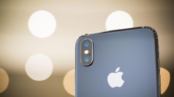 Keunggulan kamera iPhone X adalah dua lensa di kamera utama beresolusi 12 MP, OIS ganda, bukaan f1.8 dan f2.4, serta tentu saja untuk Augmented Reality. Foto: istimewa