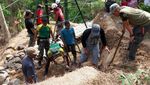 Kostrad Bangun Jembatan gantung di Garut