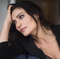 Meskipun kini Ana terlihat memiliki sedikit kerutan, Si Betty masih tetap cantik kan? Foto: Twitter