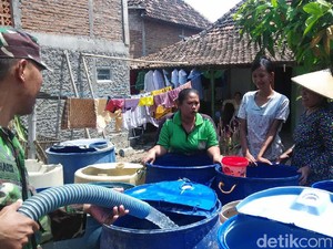 Air PDAM Minim, Warga Jepara Tak Bisa Mandi