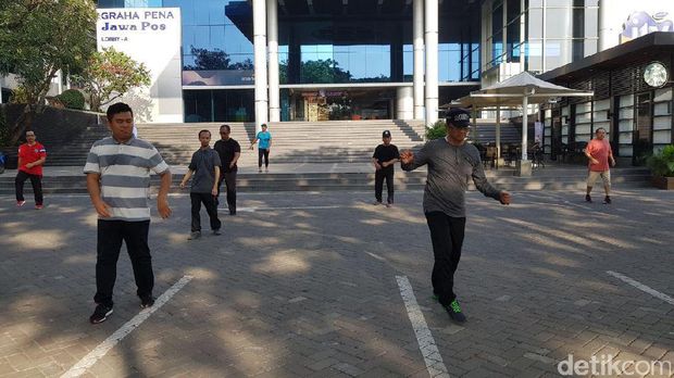 Dahlan Iskan berolahraga/