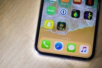 Review IPhone X Bermunculan Pujian Berhamburan
