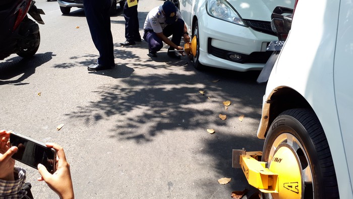 Penertiban Parkir Liar, 5 Mobil Digembok 27 Kendaraan Ditilang