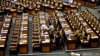 Rapat paripurna tersebut membahas beberapa agenda, salah satunya RUU prolegnas.