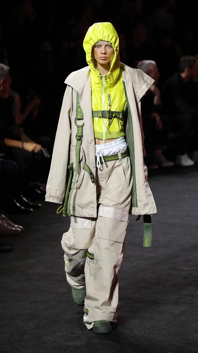 FENTY PUMA by Rihanna Spring/Summer 2018 Collection at Park Avenue Armory on September 10, 2017 in New York City.  (Photo by Brian Ach/Getty Images for FENTY PUMA By Rihanna)